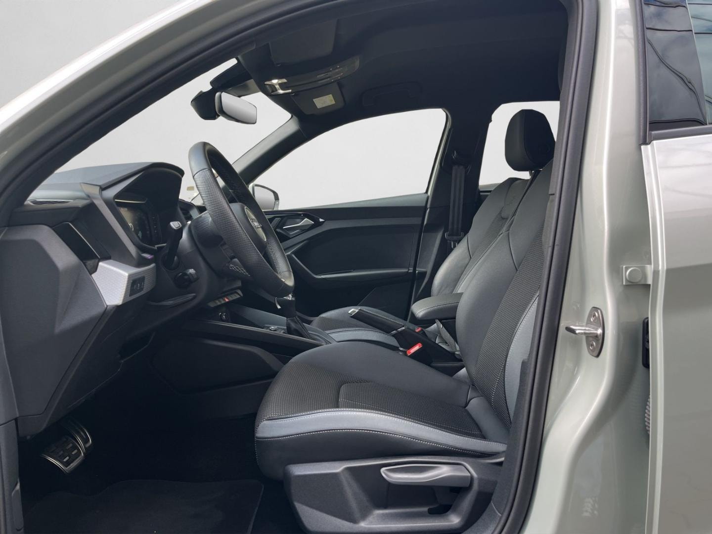 Bild über Audi A1 Sportback S line 35 TFSI S tronic - für weitere Informationen kontaktieren Sie den Audi Partner