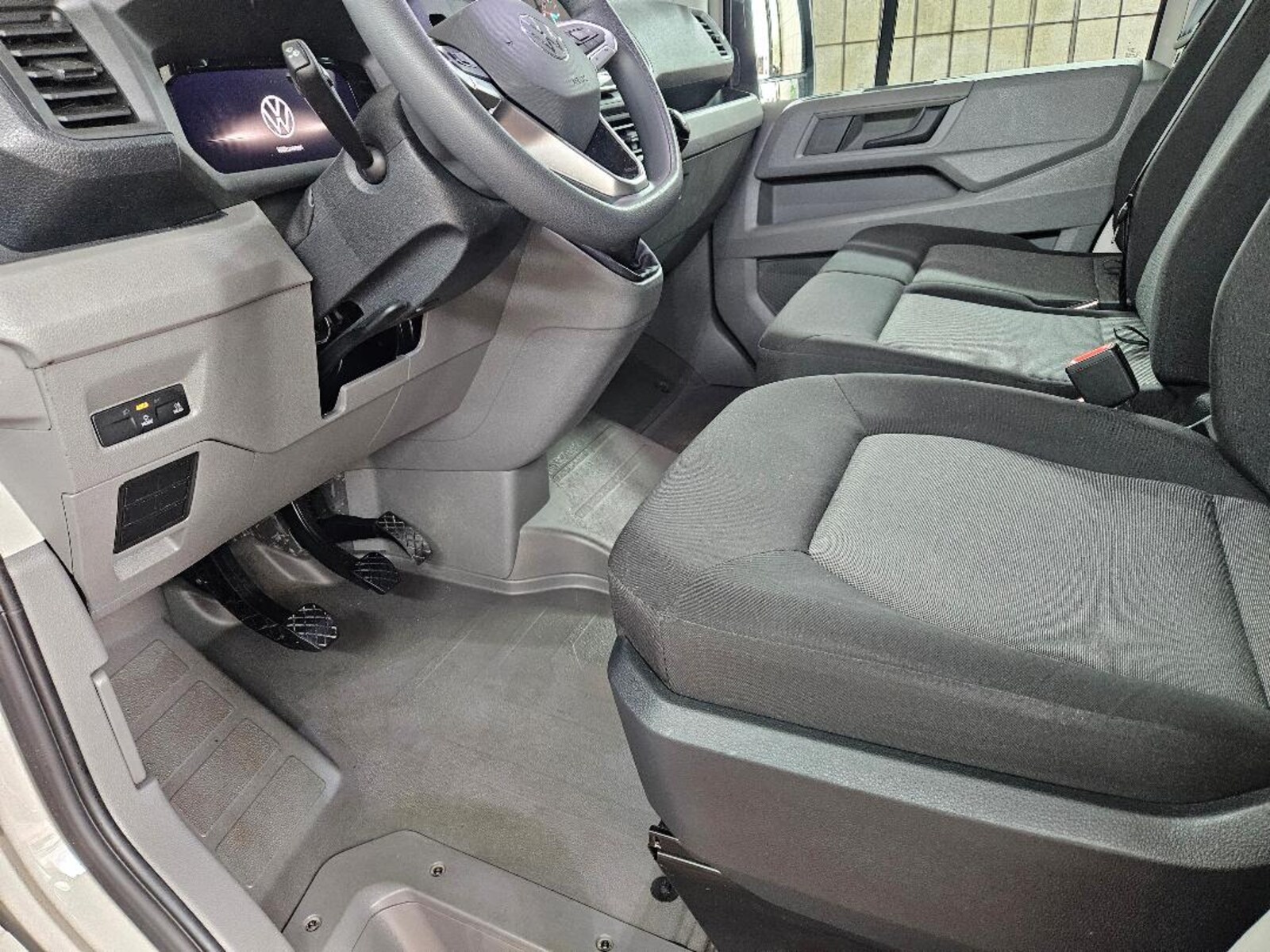 Volkswagen Crafter Kasten mittlerer Radstand – Bild 6