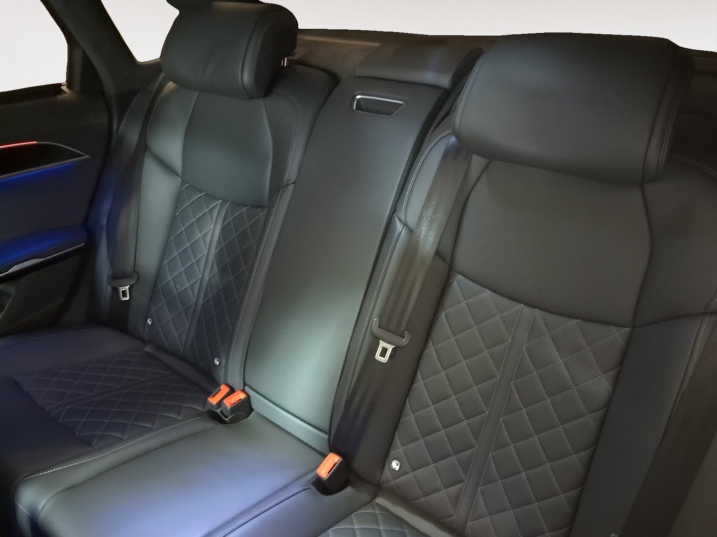 Bild über Audi S8 TFSI quattro tiptronic - für weitere Informationen kontaktieren Sie den Audi Partner