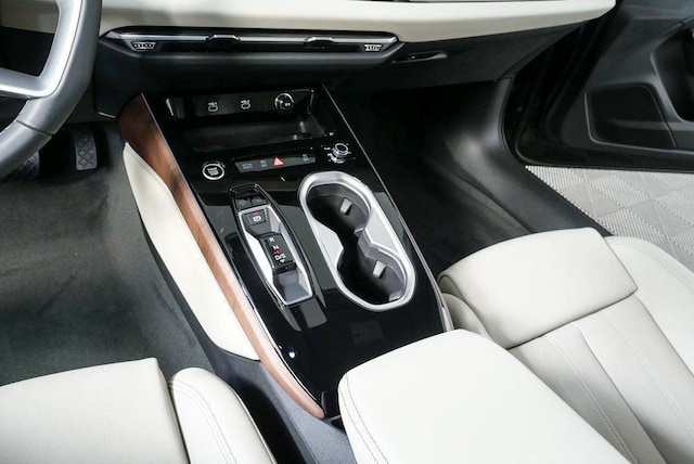 2026 Audi A6 Premium Plus - Photo 17
