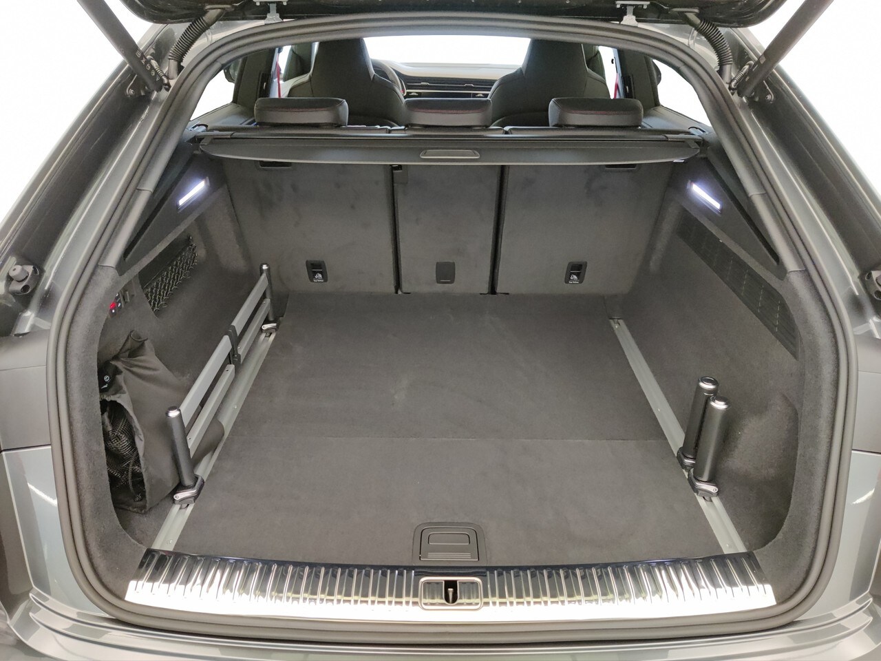 Image about Audi SQ8 SUV TFSI quattro tiptronic