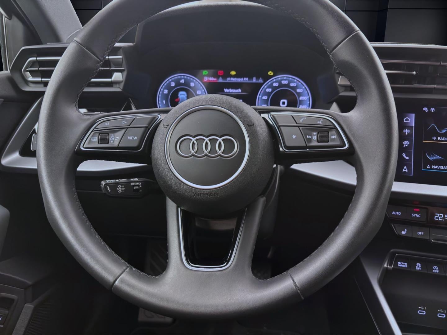 Bild über Audi A3 Limousine 30 TFSI S tronic - für weitere Informationen kontaktieren Sie den Audi Partner
