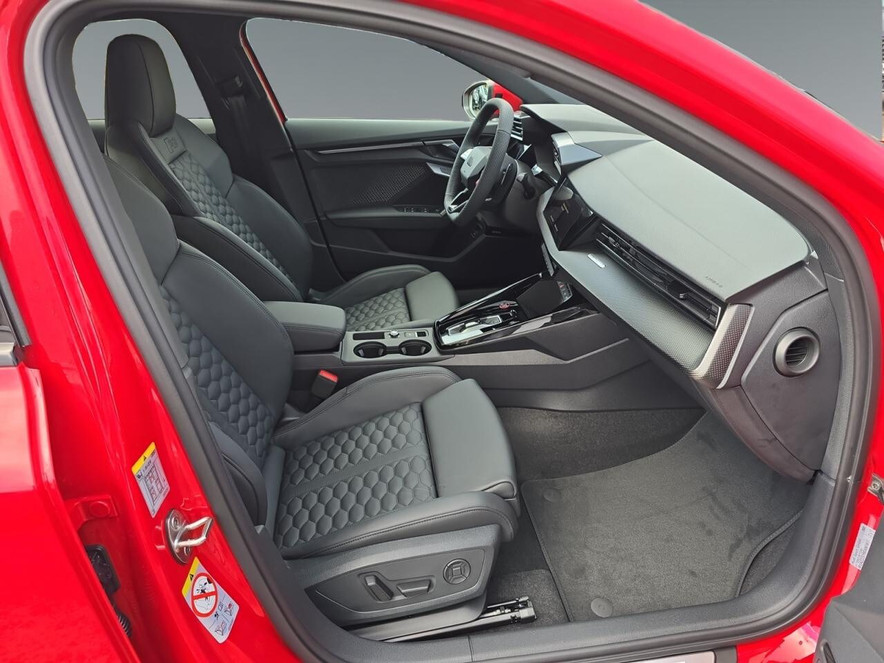 Image about Audi RS 3 Limousine TFSI quattro S tronic