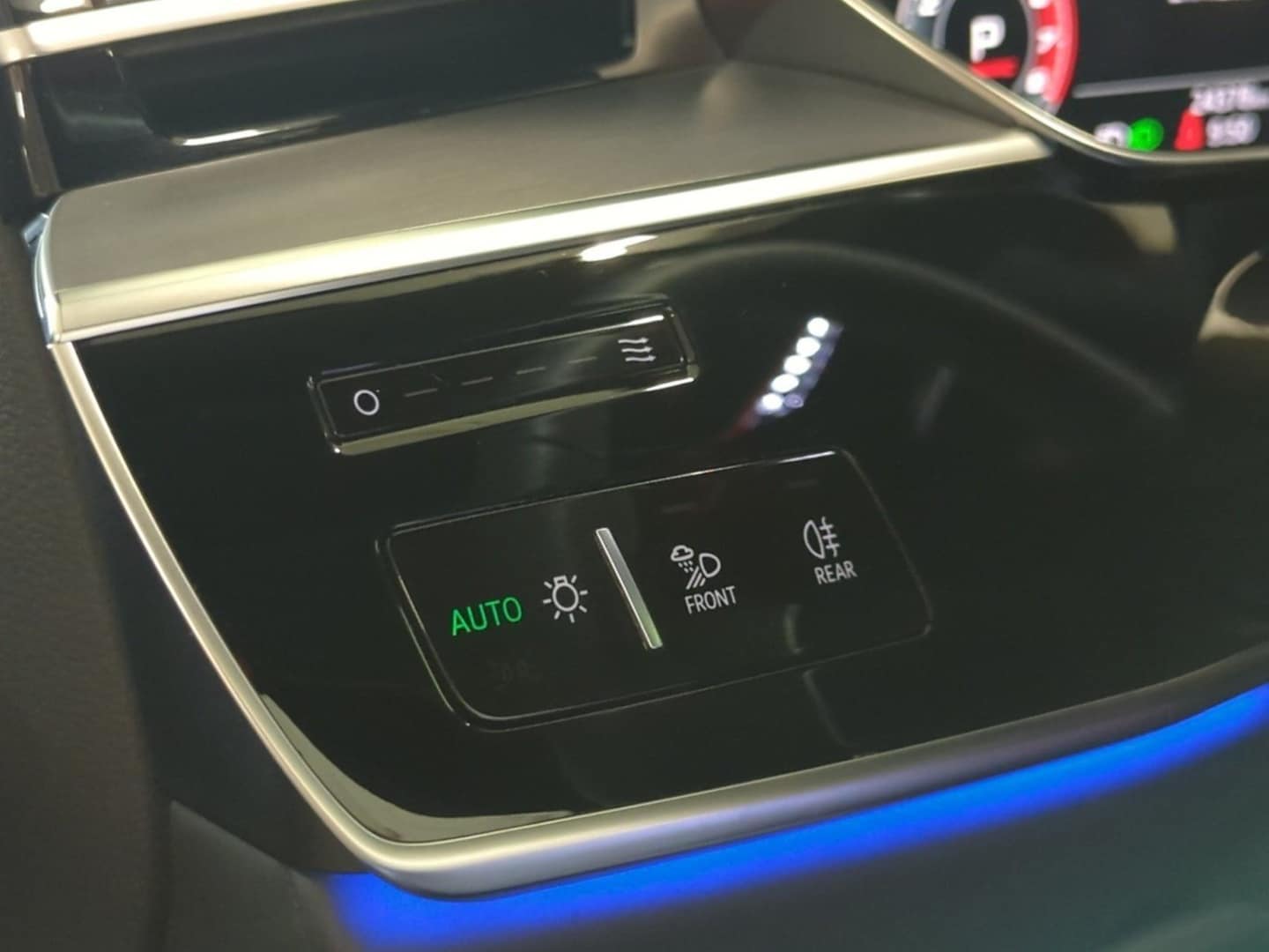Bild über Audi S8 TFSI quattro tiptronic - für weitere Informationen kontaktieren Sie den Audi Partner