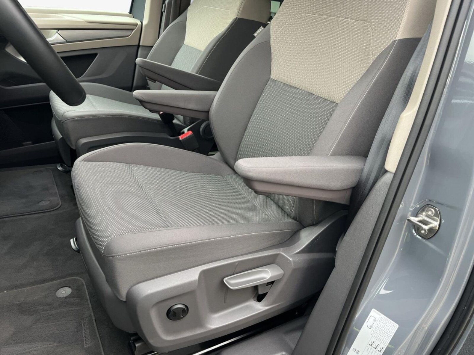 Volkswagen Multivan Langversion – Bild 10