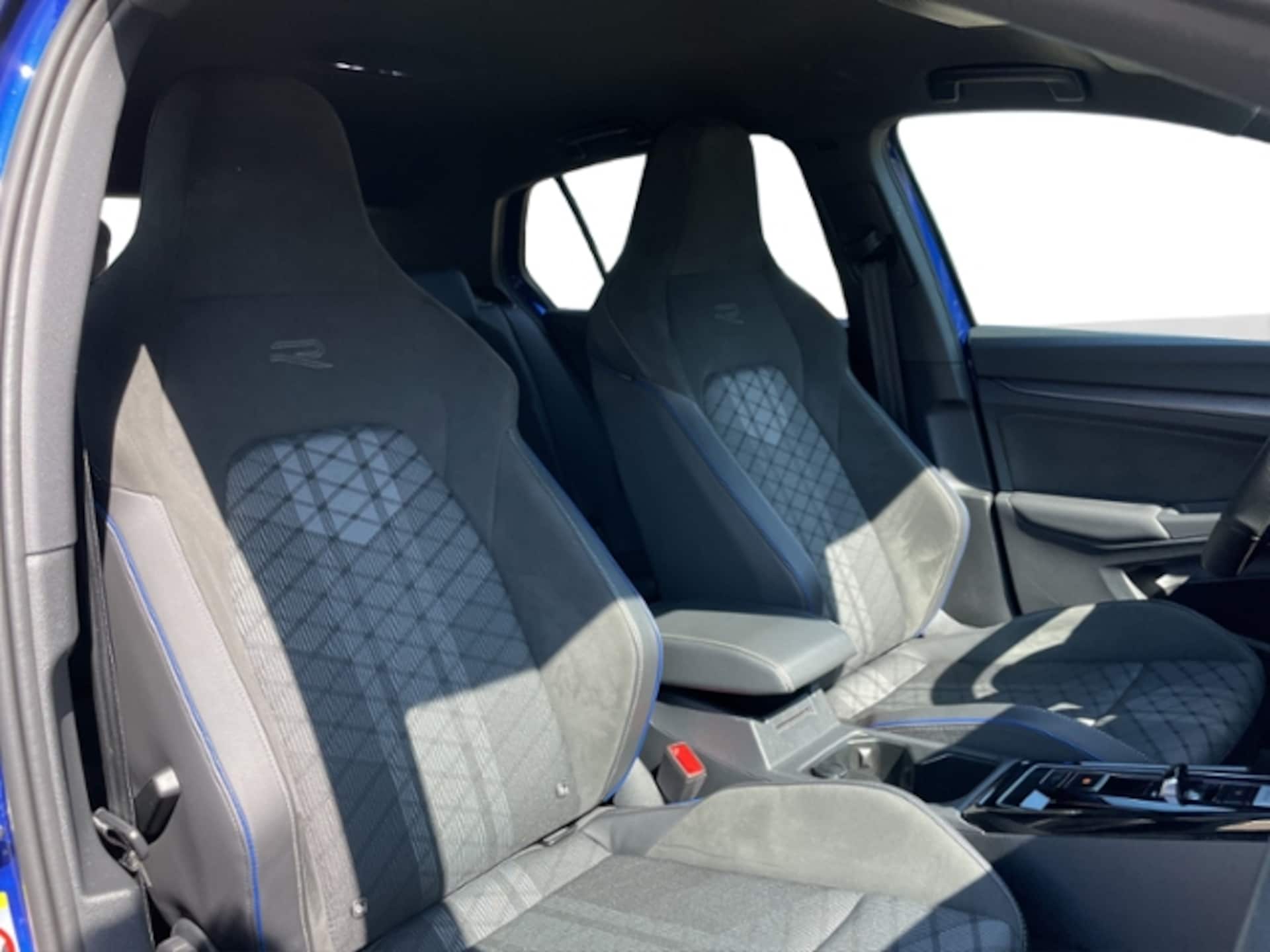 Volkswagen Golf R-Line