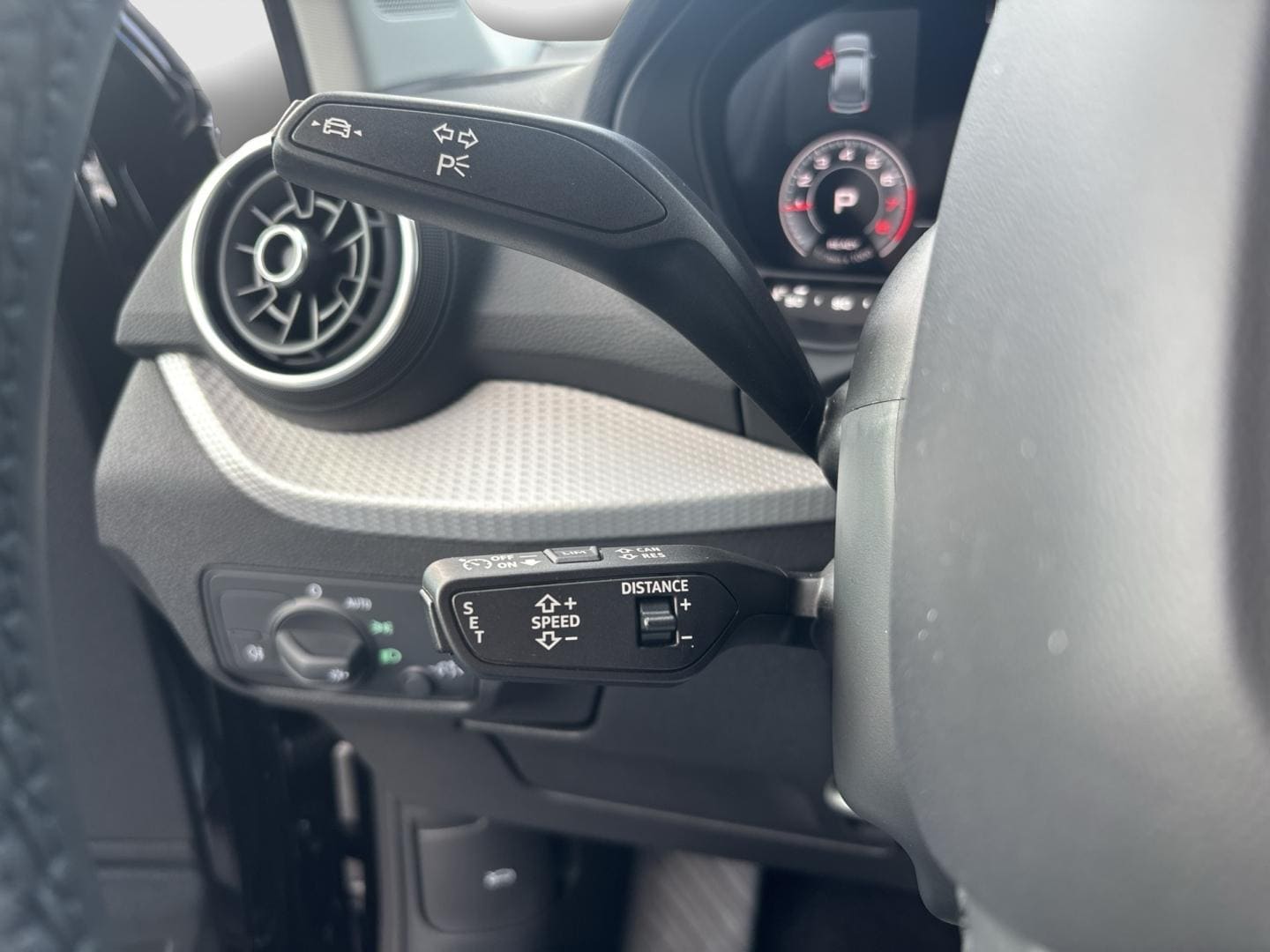 Bild über Audi Q2 advanced 35 TFSI S tronic - für weitere Informationen kontaktieren Sie den Audi Partner