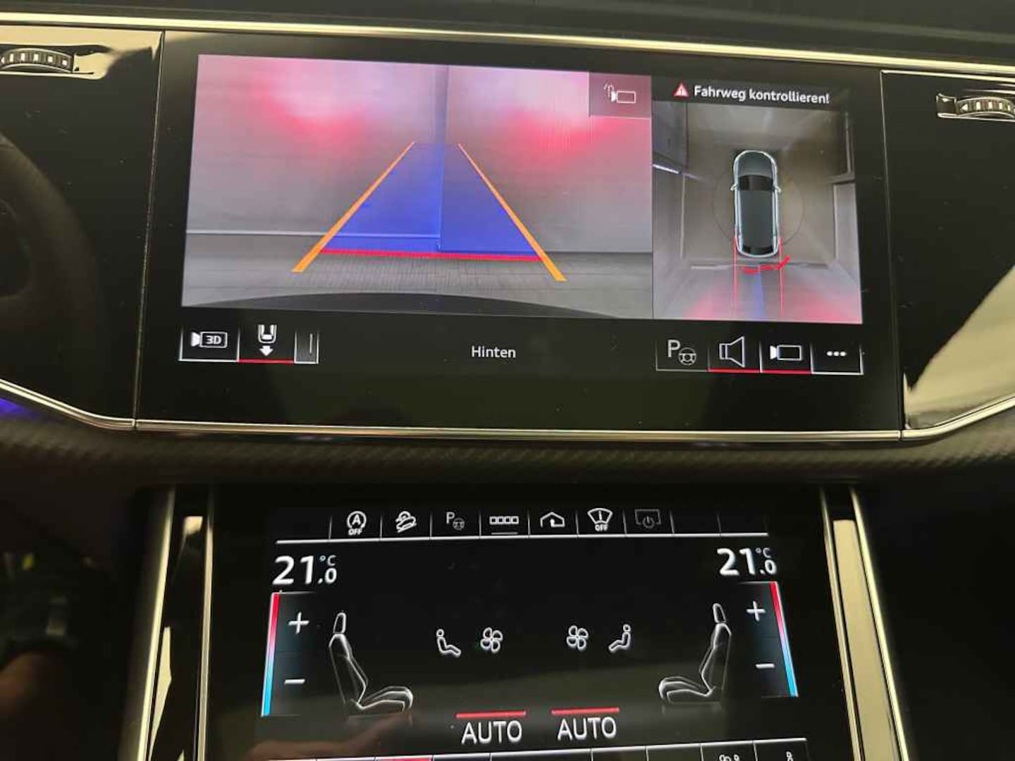 Bild über Audi RS Q8 SUV TFSI quattro 471 kW tiptronic - für weitere Informationen kontaktieren Sie den Audi Partner