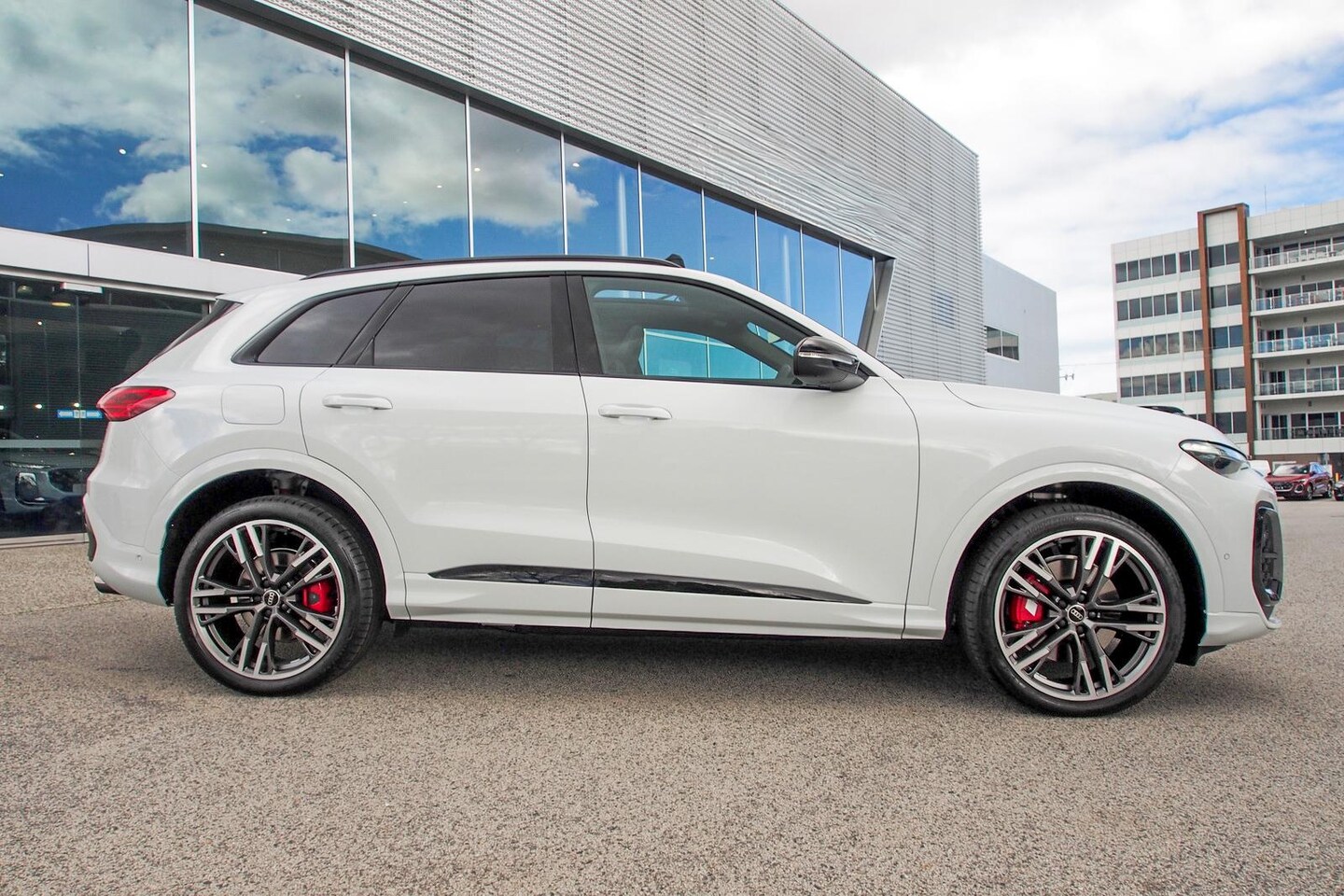 Image about Audi SQ5 SUV TFSI 270 kW edition one