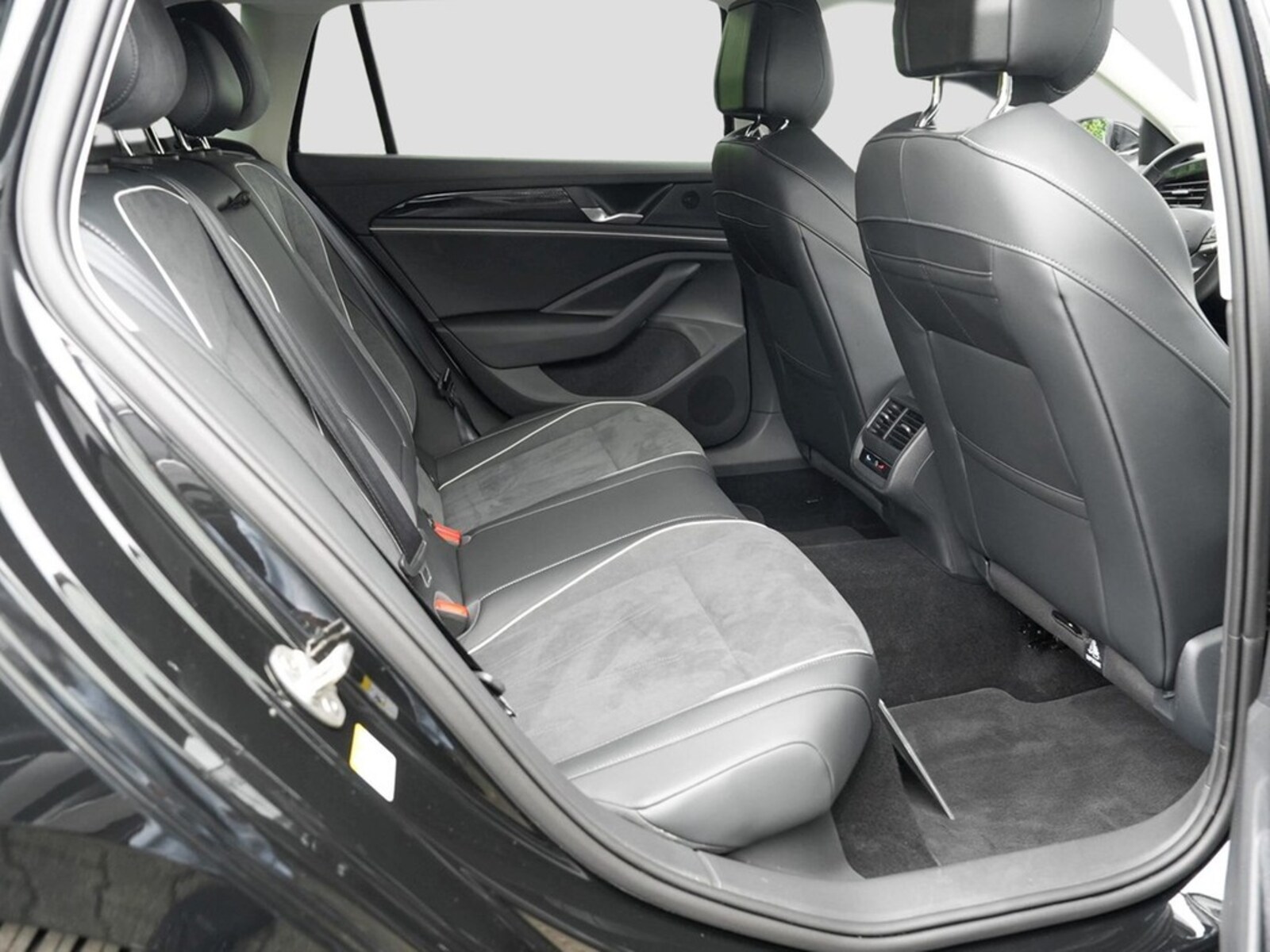 Volkswagen Passat – Bild 10