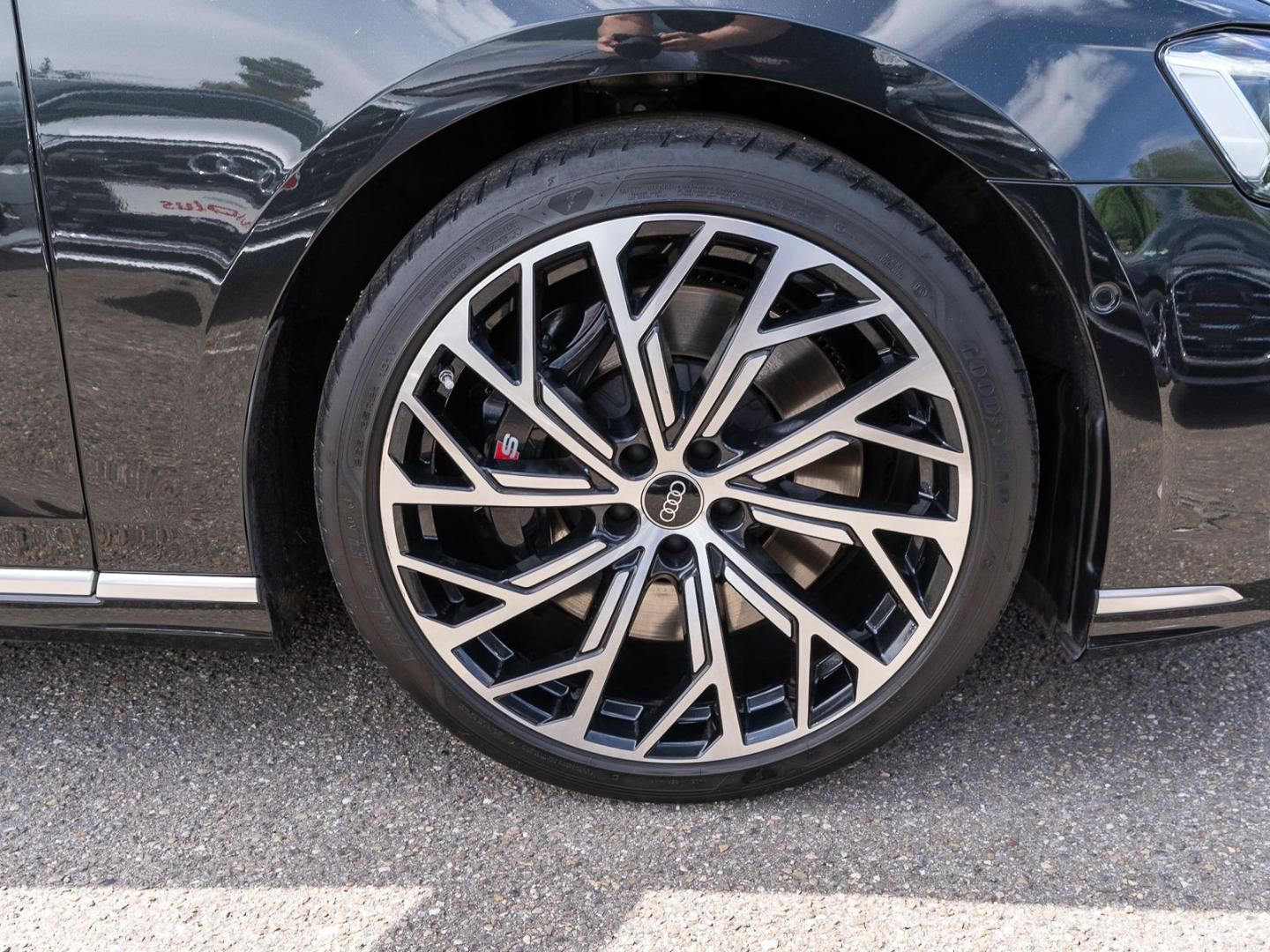 Image about Audi S8 TFSI quattro tiptronic
