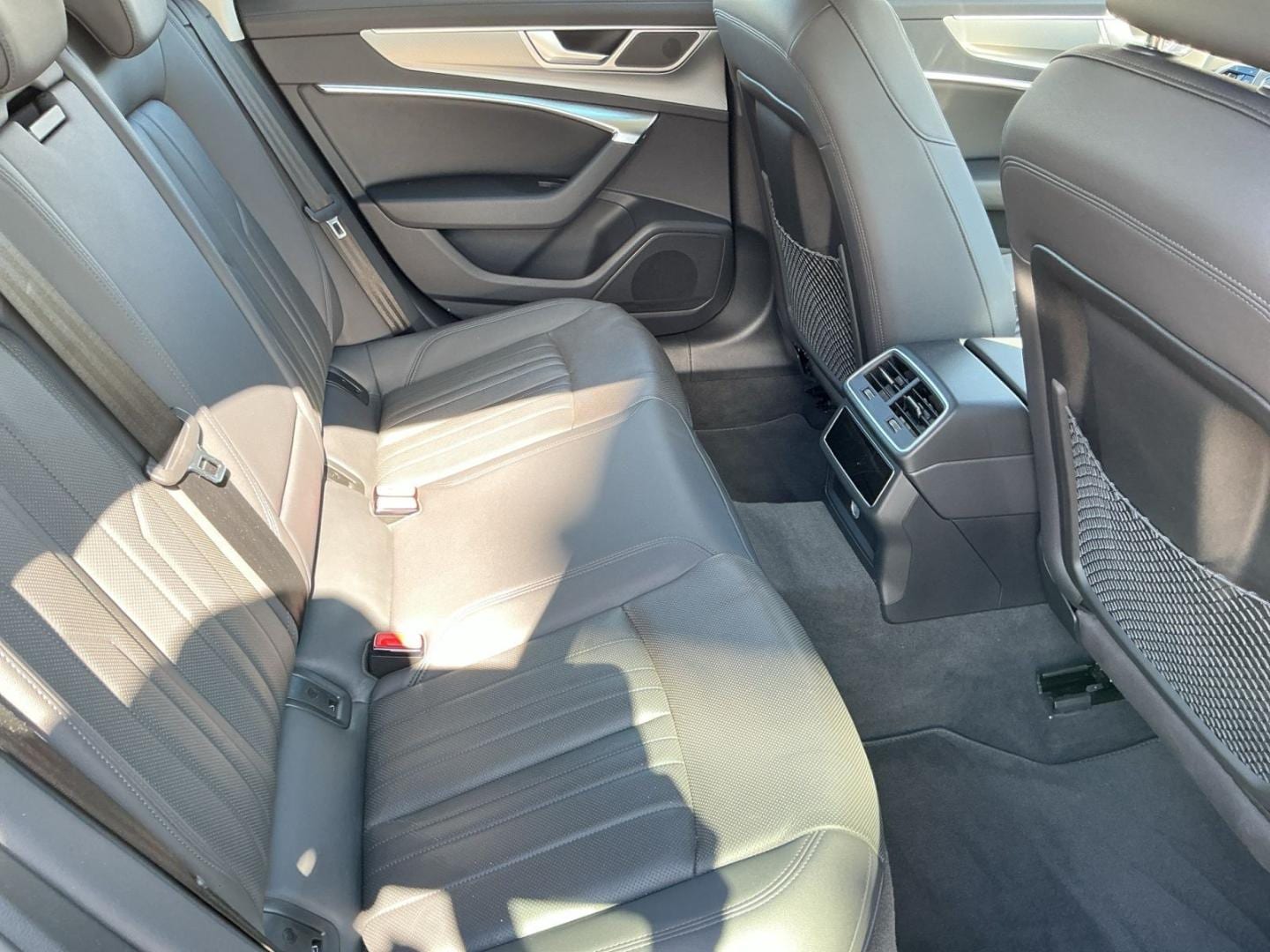 Bild über Audi A6 Avant design 45 TFSI quattro S tronic - für weitere Informationen kontaktieren Sie den Audi Partner