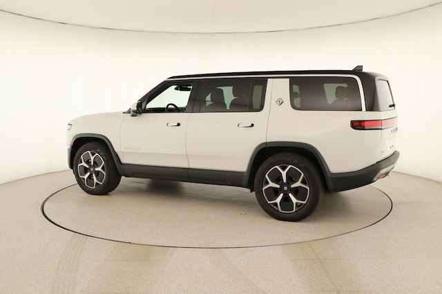 2024 Rivian R1S