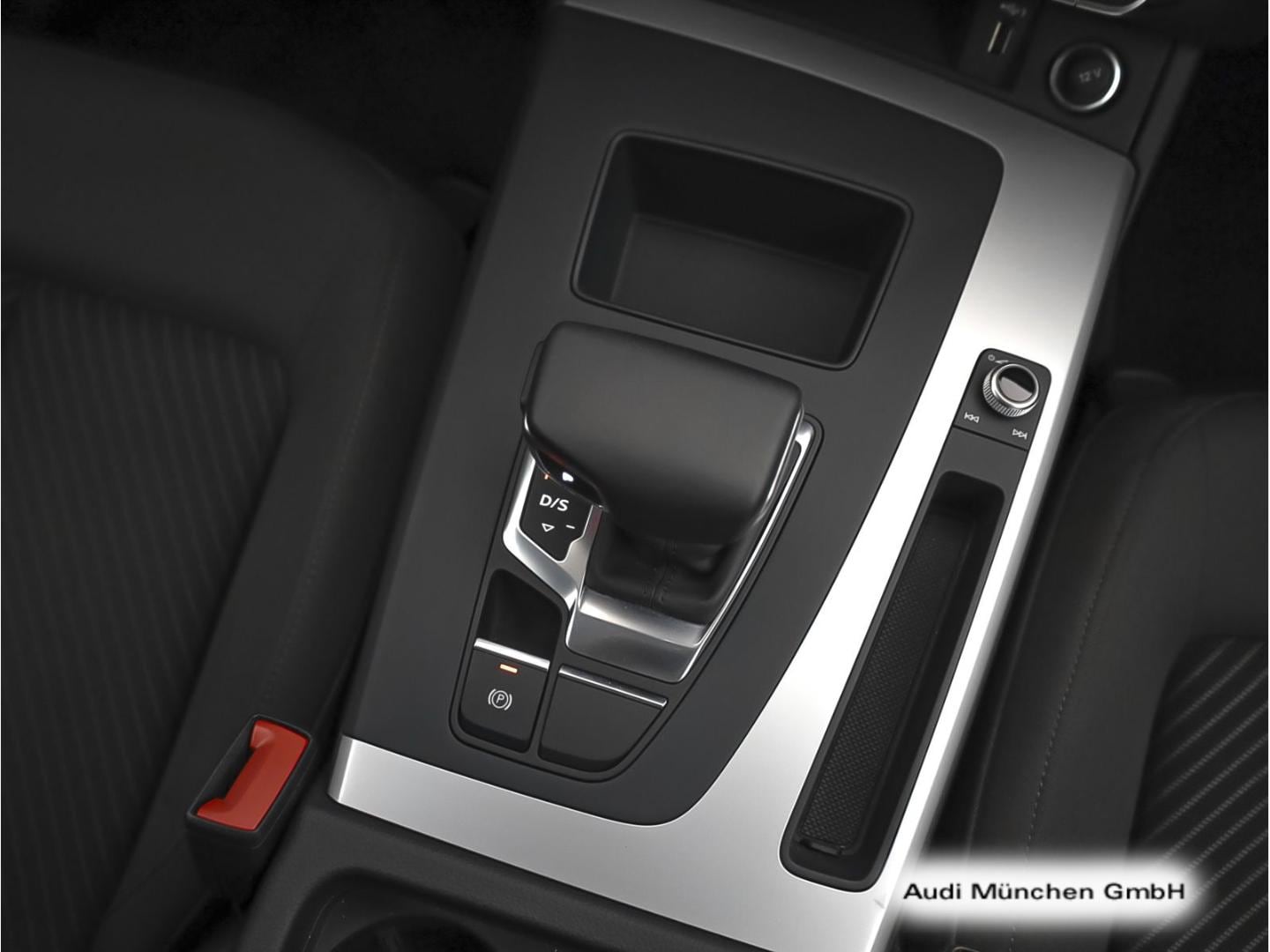 Bild über Audi Q5 TFSI e 50 TFSI e quattro S tronic - für weitere Informationen kontaktieren Sie den Audi Partner