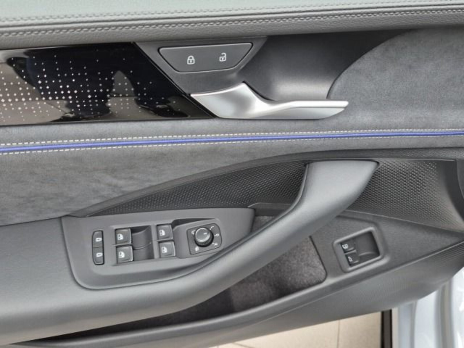 Volkswagen Passat – Bild 8