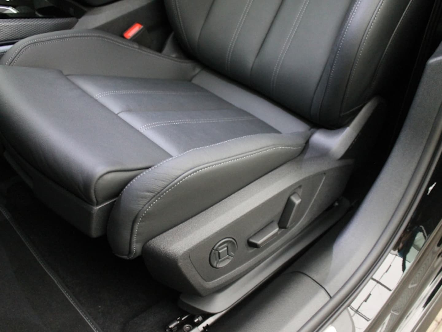 Bild über Audi A5 Limousine TFSI S tronic - für weitere Informationen kontaktieren Sie den Audi Partner