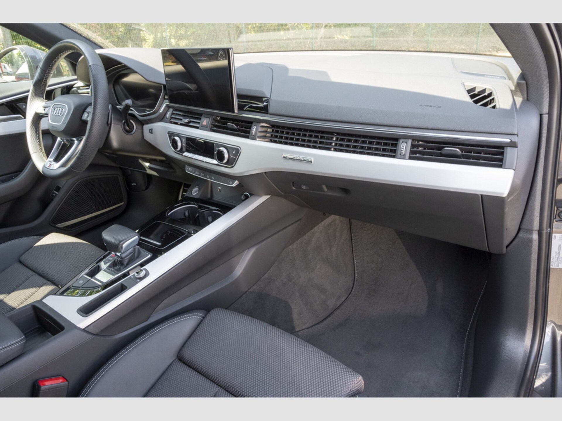 Audi A4 Avant S line