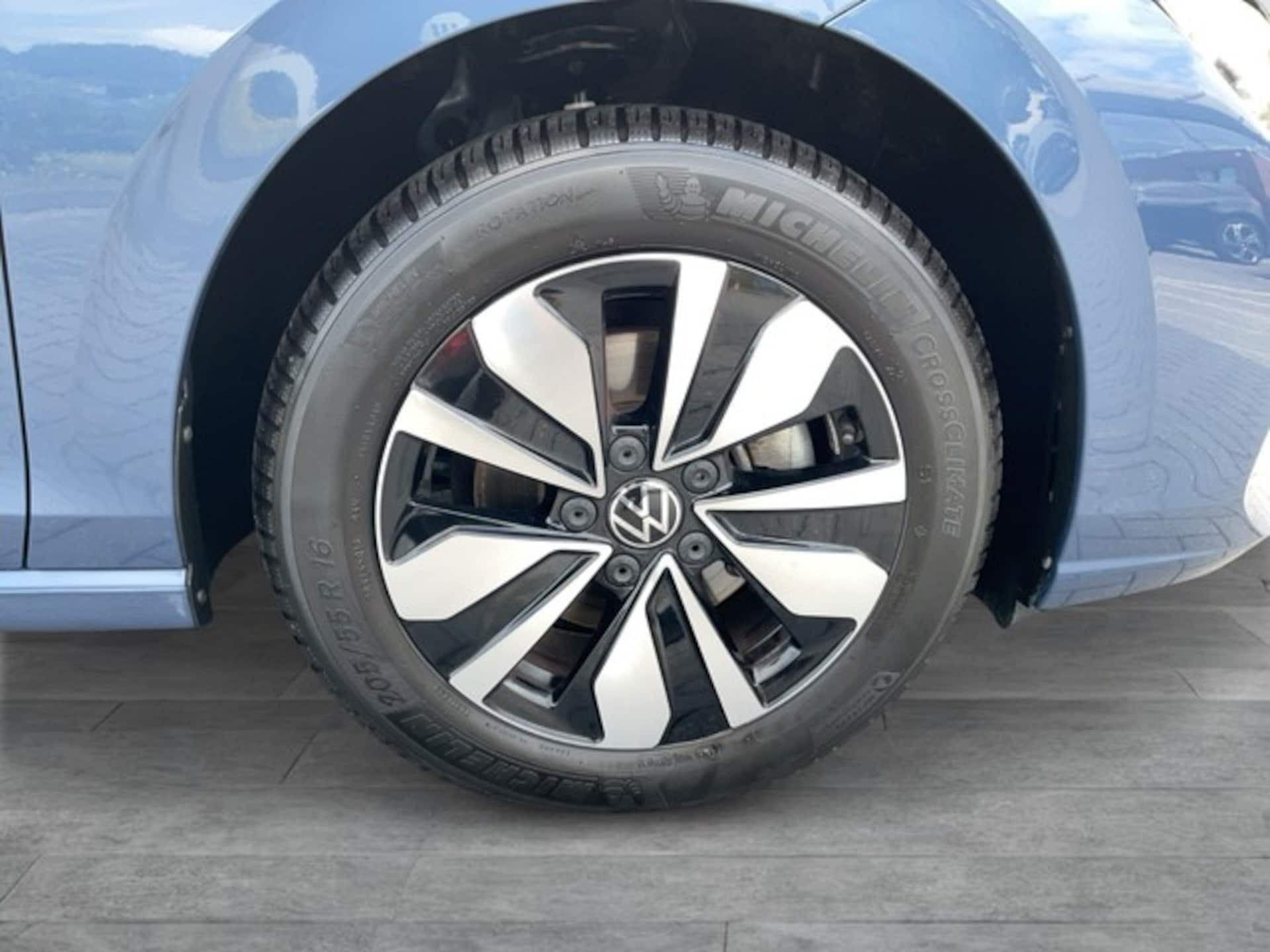 Volkswagen Golf Life