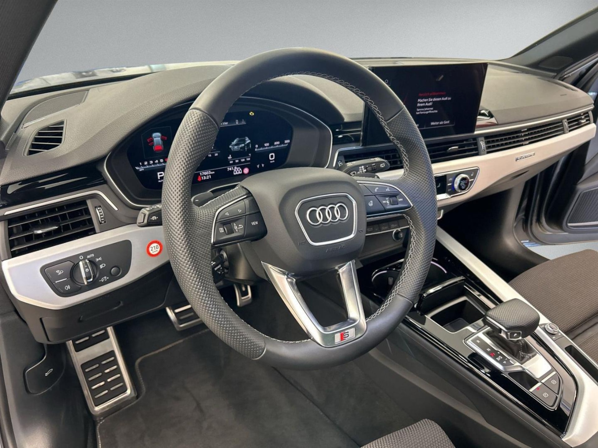 Audi A4 Avant S line
