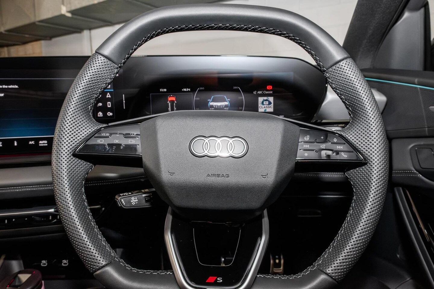 Image about Audi Q6 SUV e-tron e-tron quattro