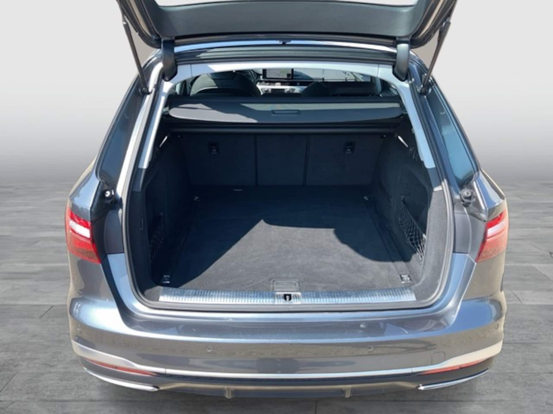 Audi A4 Avant S line