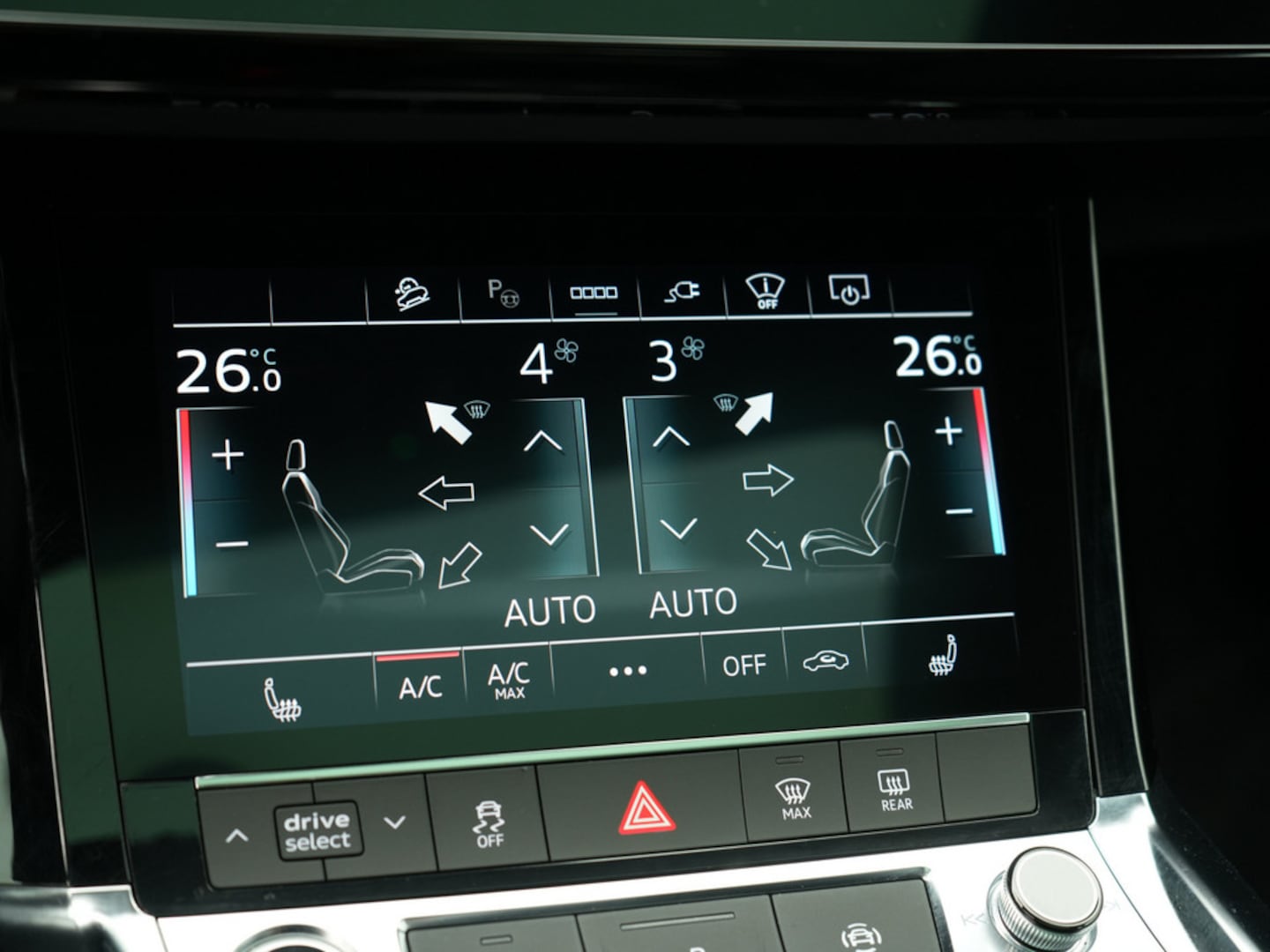 Bild über Audi Q8 e-tron S line 50 e-tron quattro - für weitere Informationen kontaktieren Sie den Audi Partner