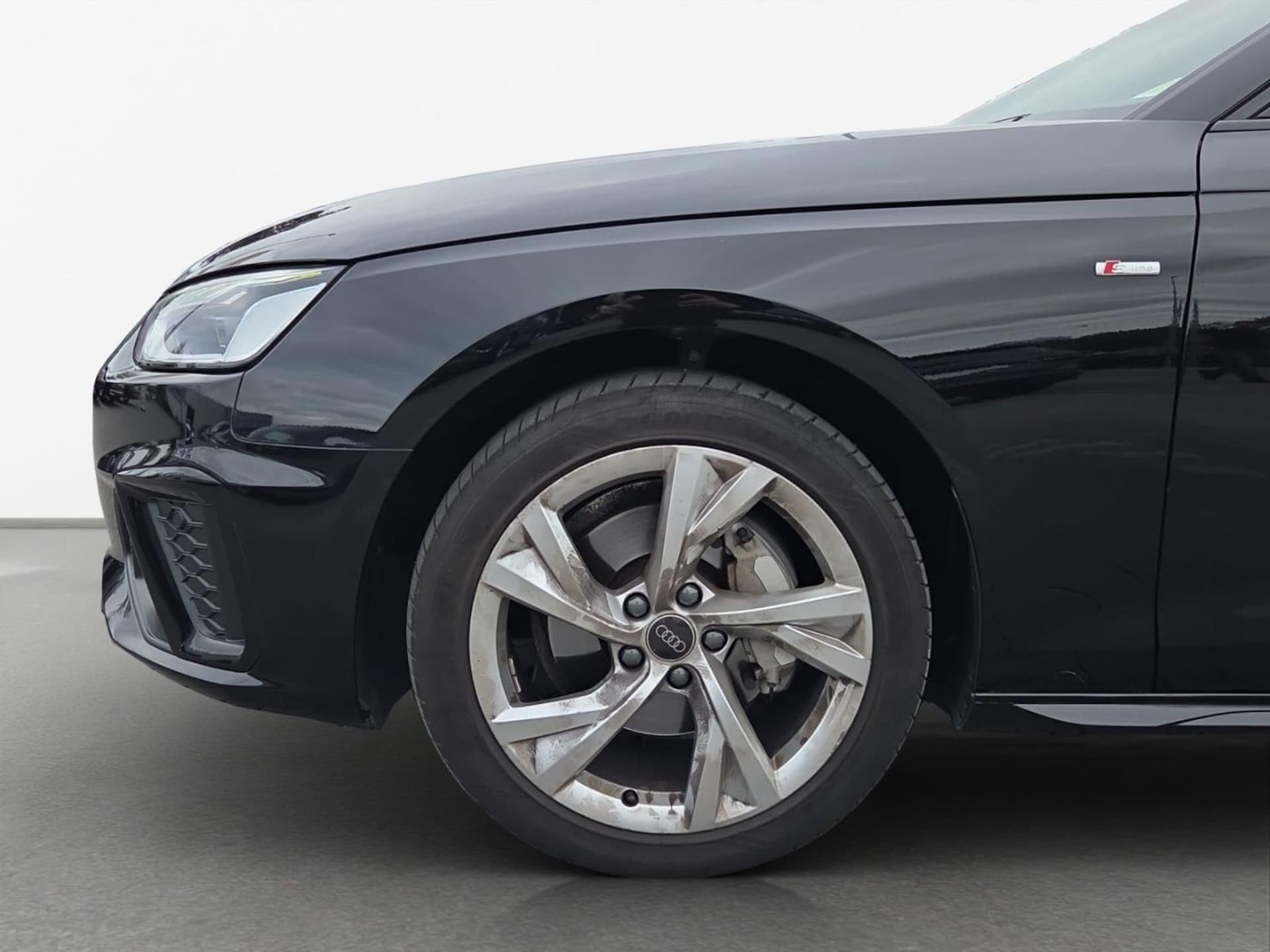Audi A4 Avant S line