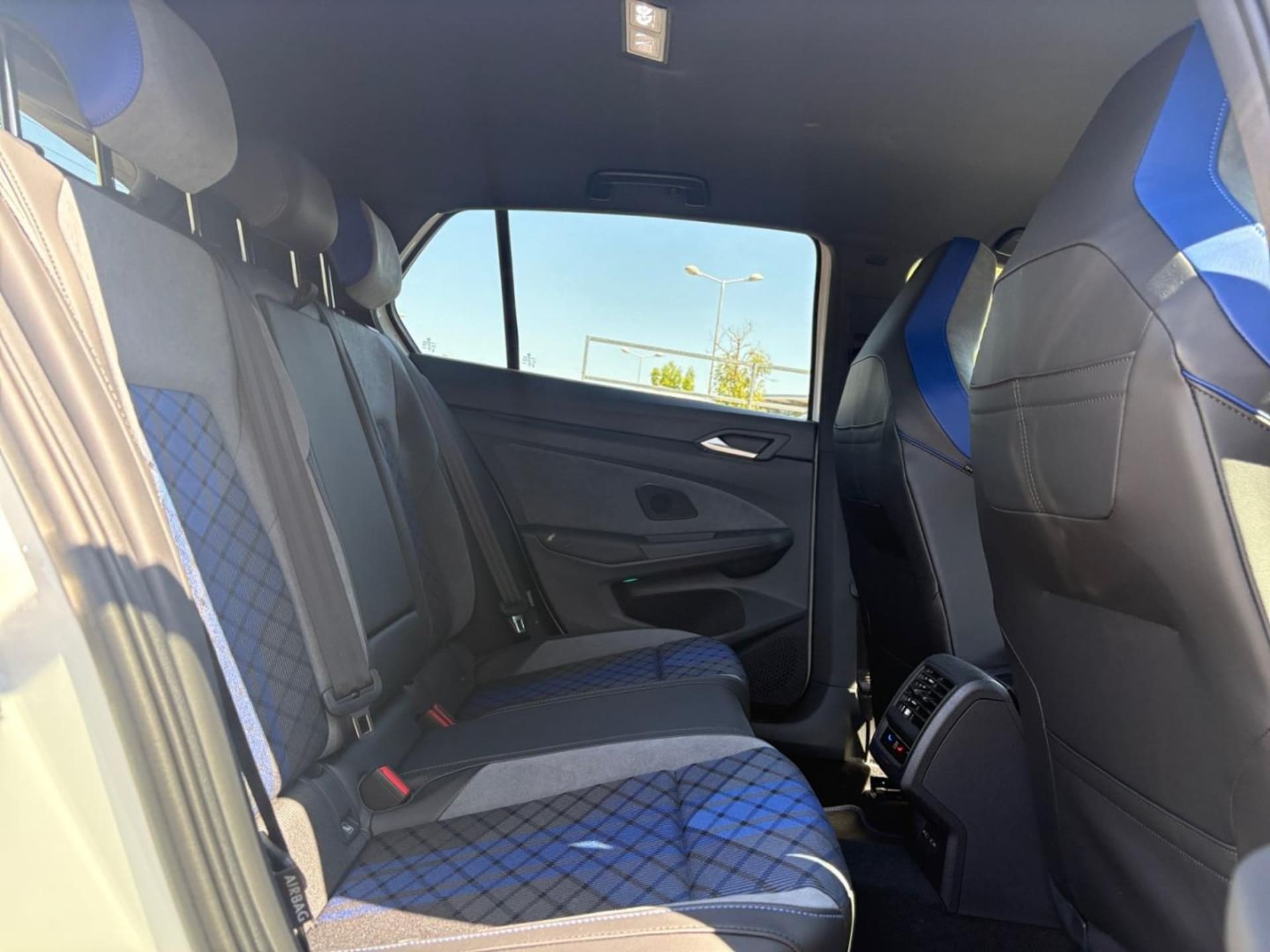 Volkswagen Golf R