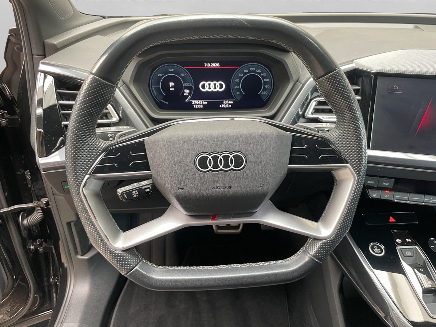 Bild über Audi Q4 e-tron 40 e-tron - für weitere Informationen kontaktieren Sie den Audi Partner