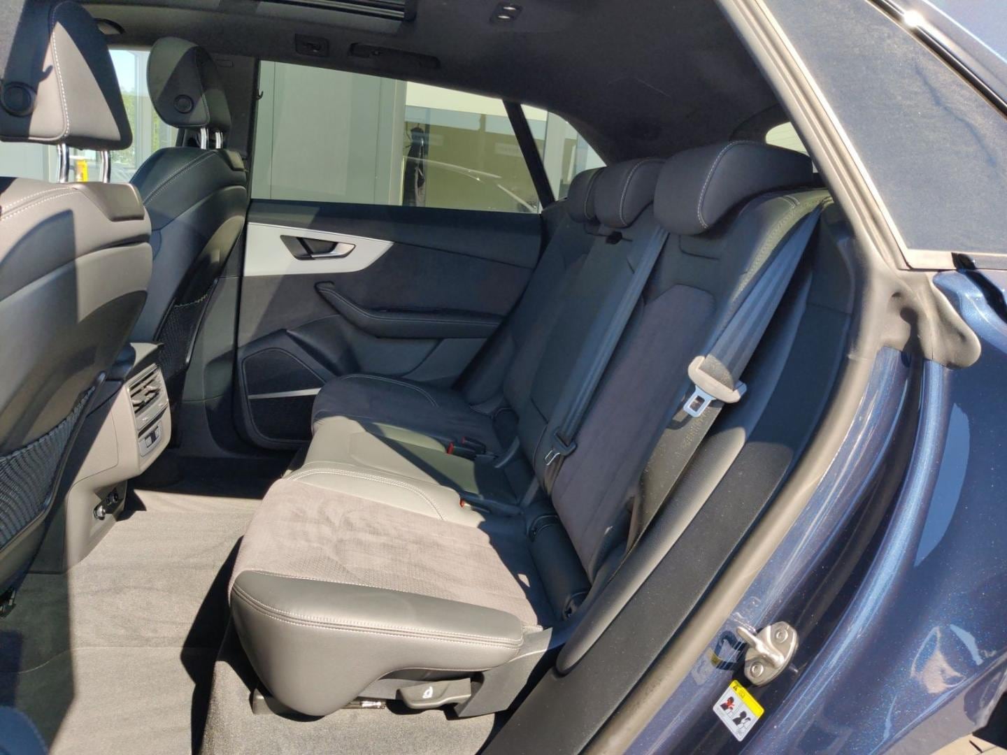Bild über Audi Q8 SUV TFSI e S line business TFSI e quattro 360 kW tiptronic - für weitere Informationen kontaktieren Sie den Audi Partner