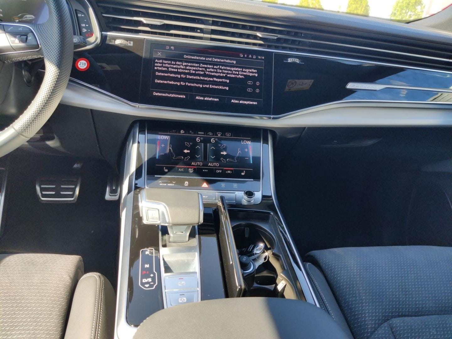 Bild über Audi Q8 SUV TFSI e S line business TFSI e quattro 360 kW tiptronic - für weitere Informationen kontaktieren Sie den Audi Partner