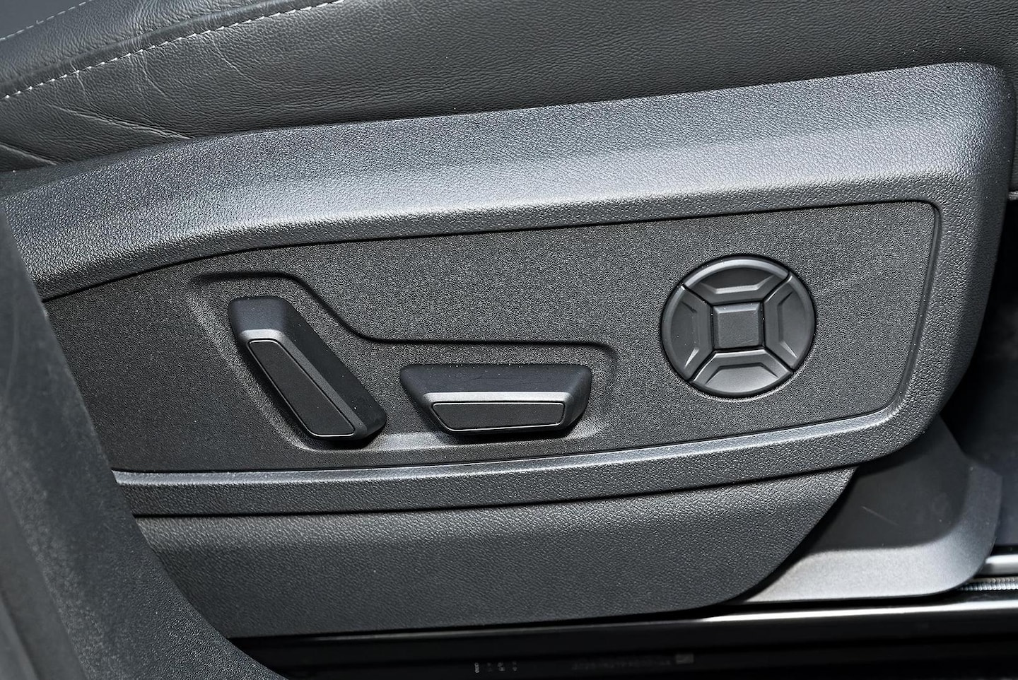 Image about Audi Q5 SUV TFSI quattro 200 kW sport