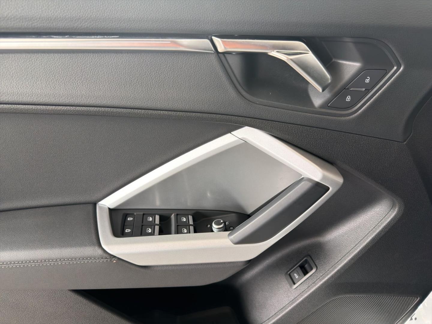 Bild über Audi Q3 45 TFSI quattro S tronic - für weitere Informationen kontaktieren Sie den Audi Partner