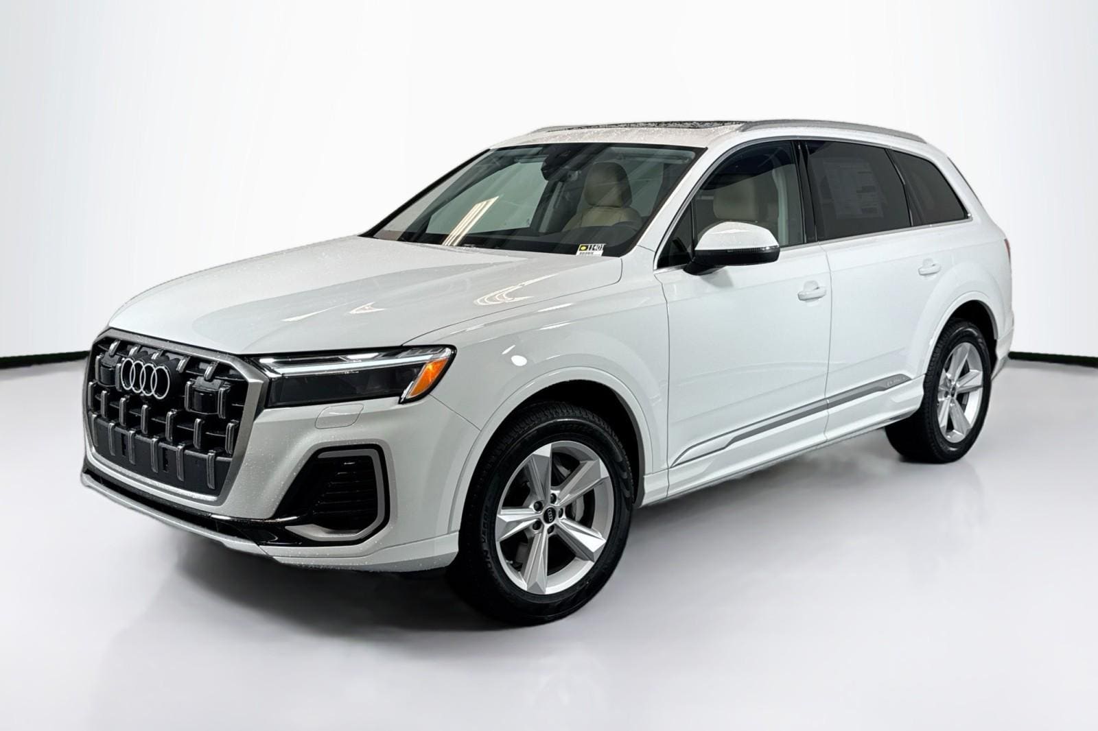 2026 Audi Q7 45 Premium quattro Tiptronic's photo