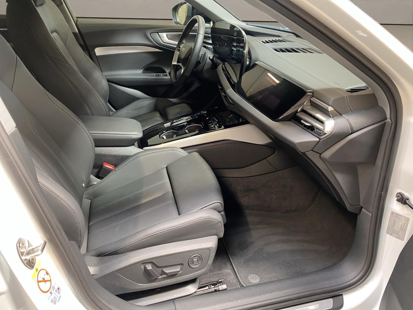 Bild über Audi A5 Avant TDI 150 kW S tronic - für weitere Informationen kontaktieren Sie den Audi Partner