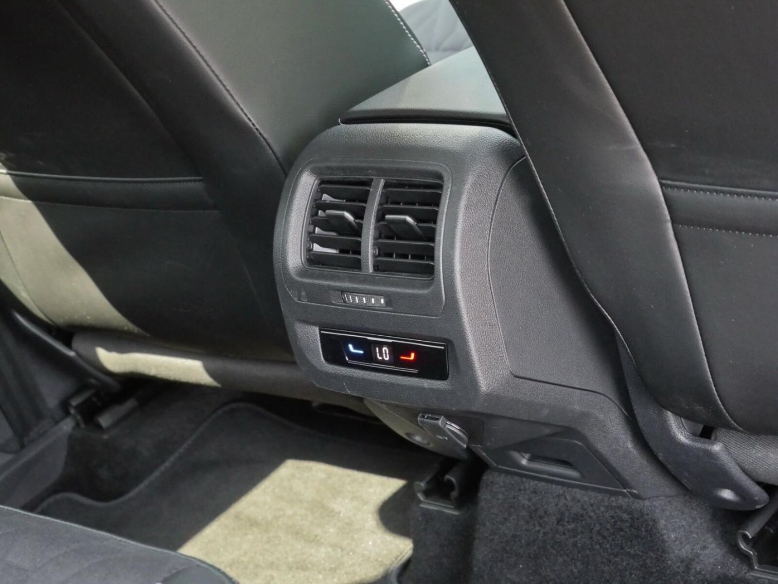 Volkswagen Touran – Bild 17