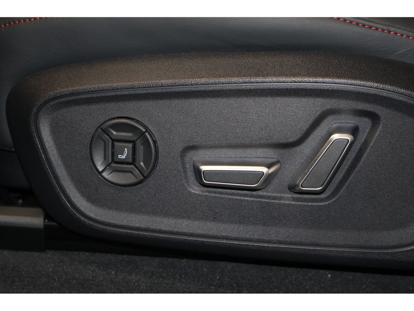 Bild über Audi Q7 SUV TDI quattro 220 kW tiptronic - für weitere Informationen kontaktieren Sie den Audi Partner