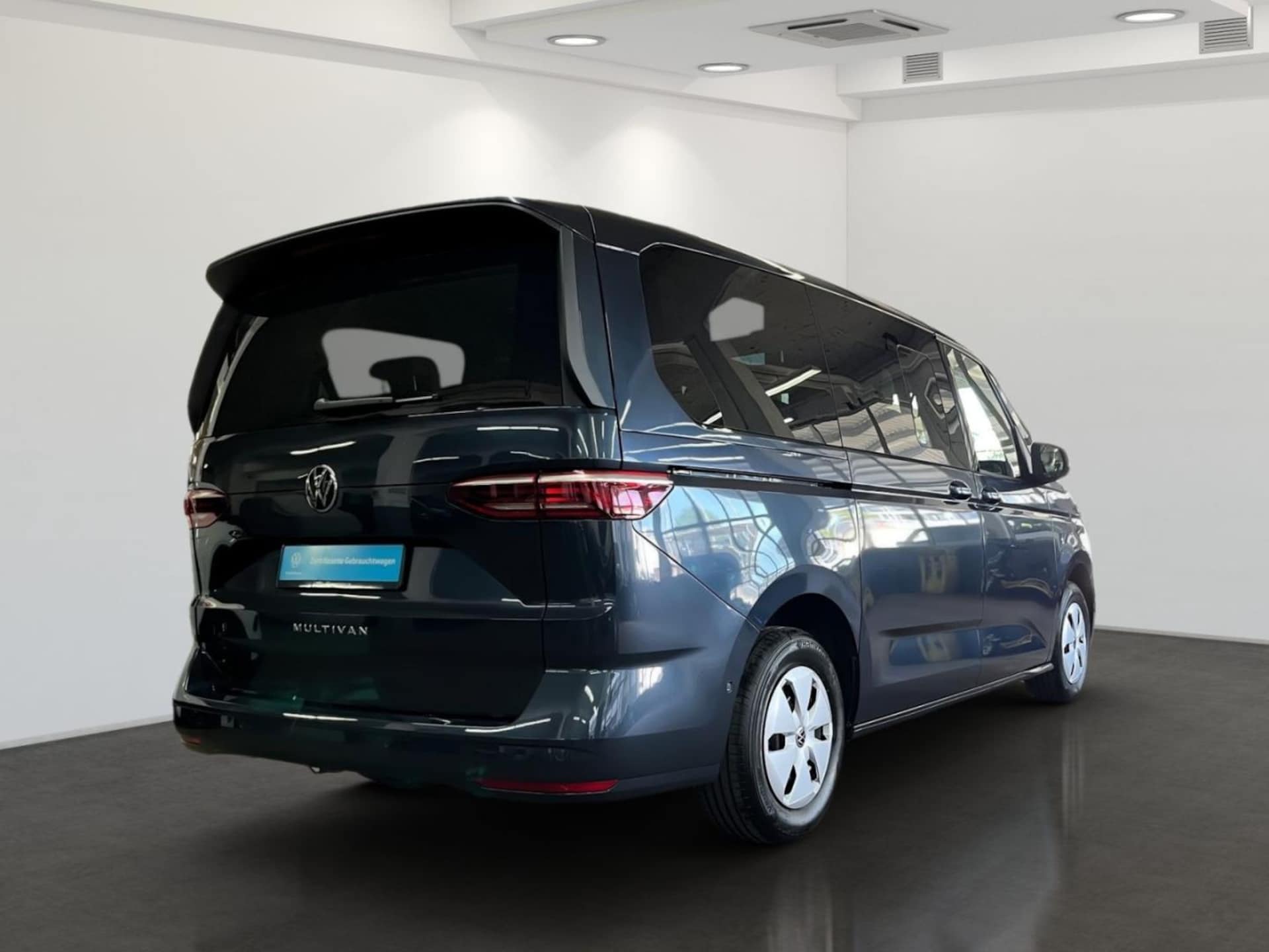 Volkswagen Multivan Langversion Basis-Modell