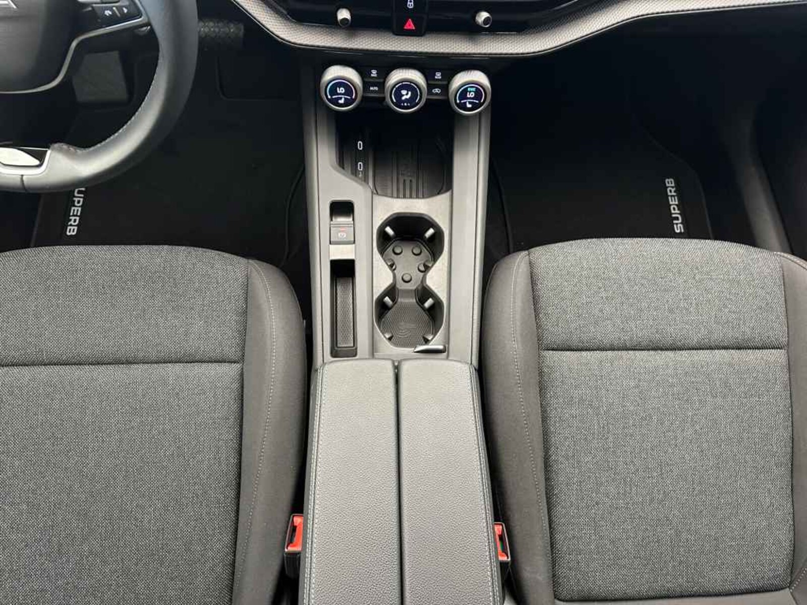 Škoda Superb Combi – Bild 14
