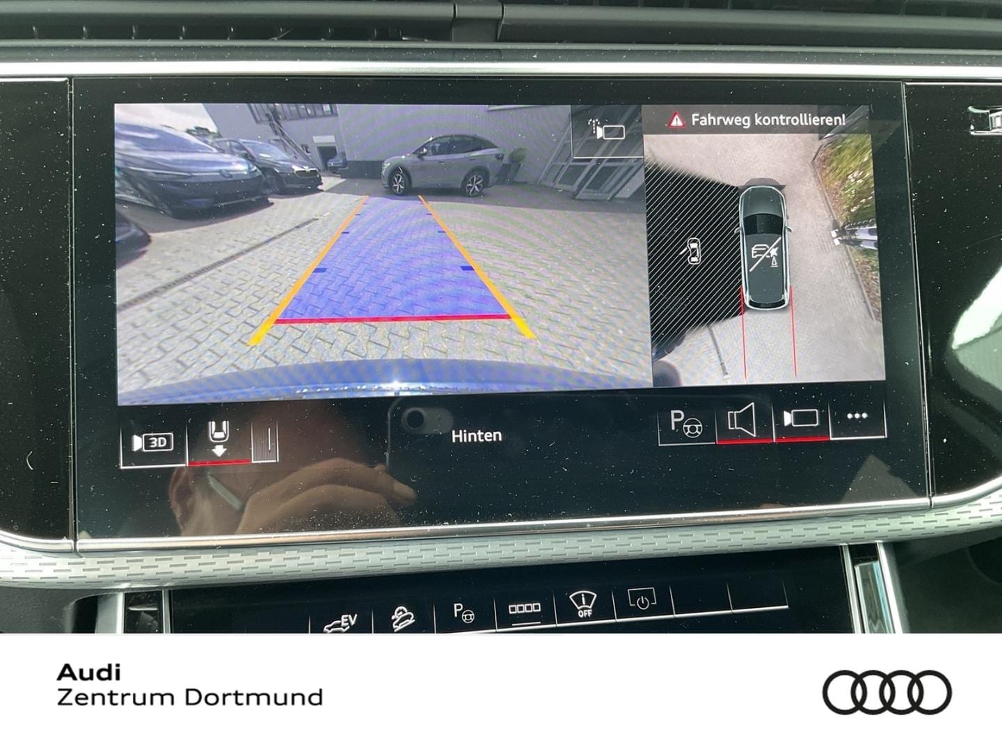 Bild über Audi Q7 SUV TFSI e S line business TFSI e quattro 360 kW tiptronic - für weitere Informationen kontaktieren Sie den Audi Partner
