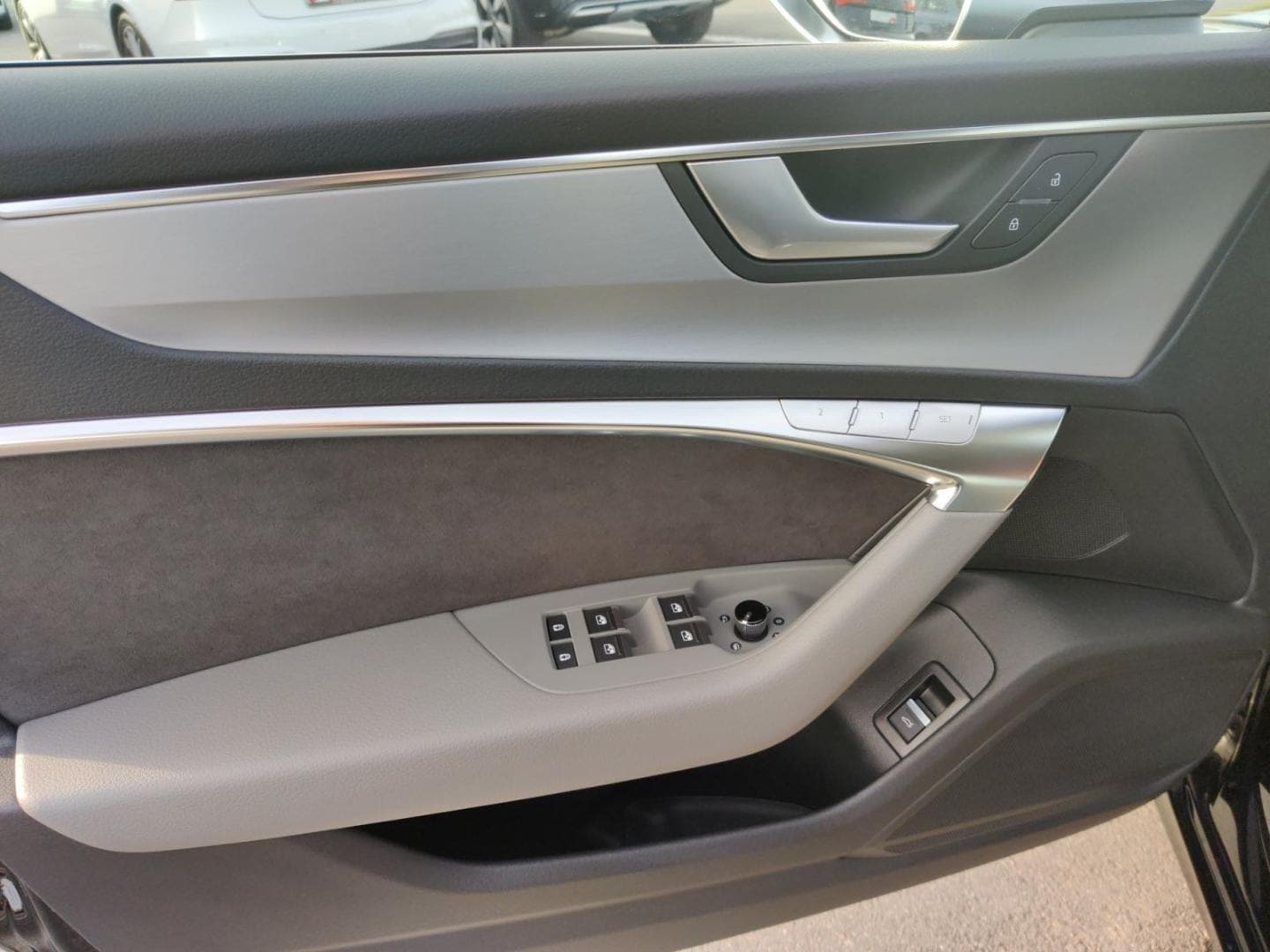 Bild über Audi S6 Avant TDI quattro tiptronic - für weitere Informationen kontaktieren Sie den Audi Partner