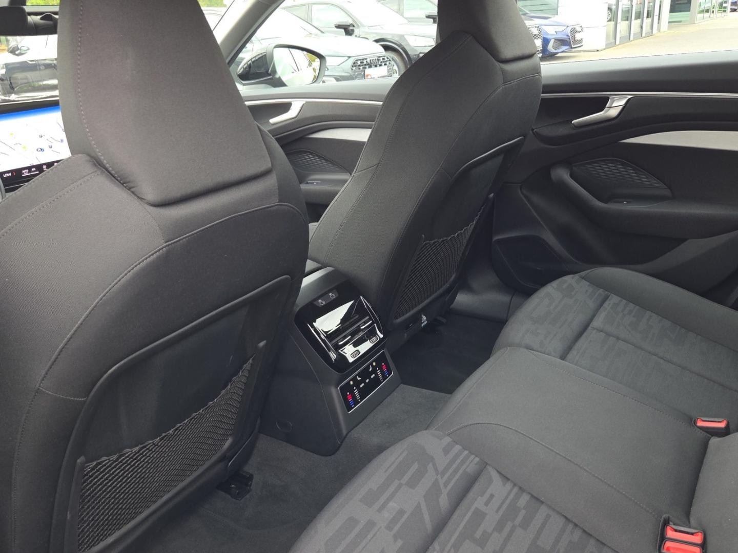 Bild über Audi A6 Limousine TDI 150 kW S tronic - für weitere Informationen kontaktieren Sie den Audi Partner
