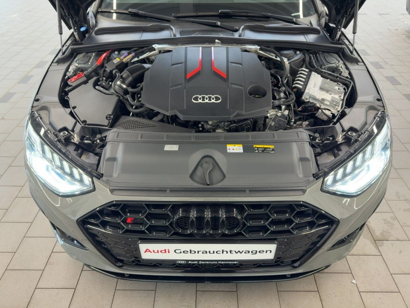 Bild über - für weitere Informationen kontaktieren Sie den Audi Partner