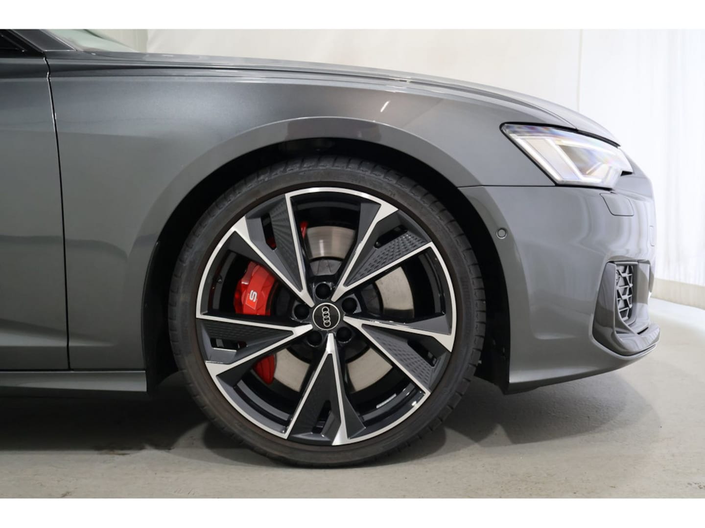 Bild über Audi S6 Avant TDI quattro tiptronic - für weitere Informationen kontaktieren Sie den Audi Partner
