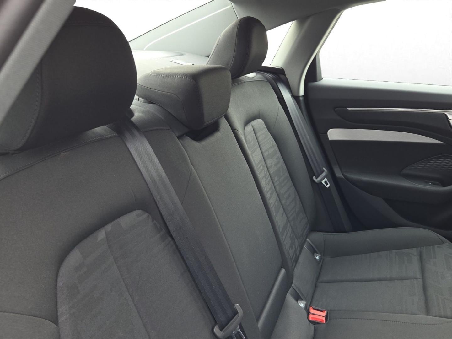 Bild über Audi A6 Limousine TDI 150 kW S tronic - für weitere Informationen kontaktieren Sie den Audi Partner