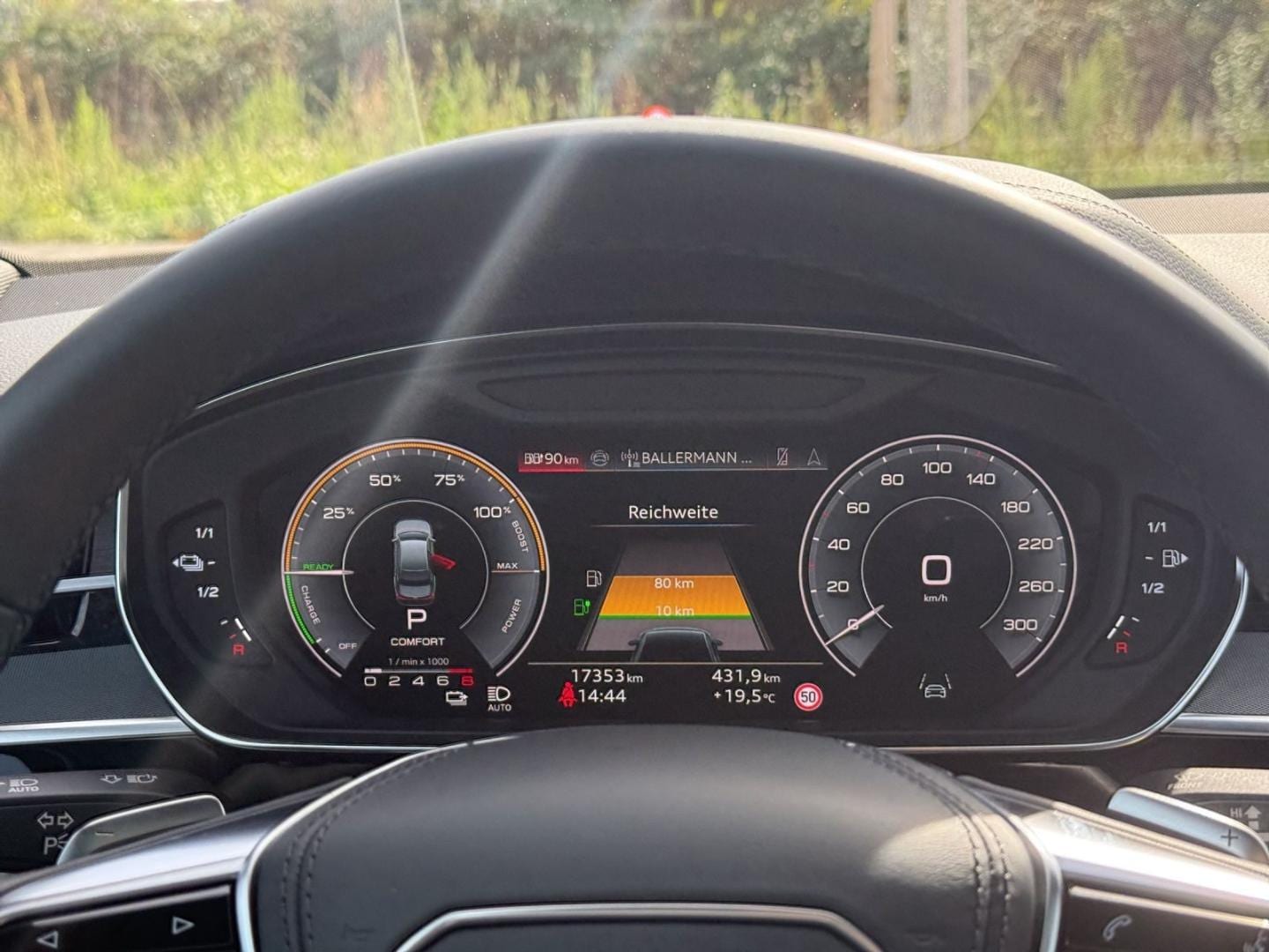Bild über Audi A8 TFSI e 60 TFSI e quattro tiptronic - für weitere Informationen kontaktieren Sie den Audi Partner