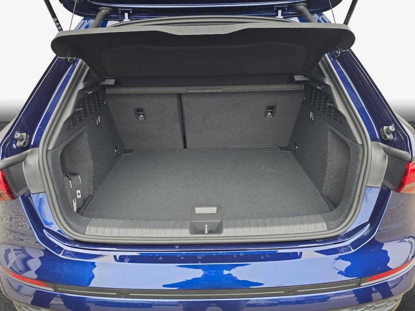 Bild über Audi A3 Sportback TDI S tronic - für weitere Informationen kontaktieren Sie den Audi Partner