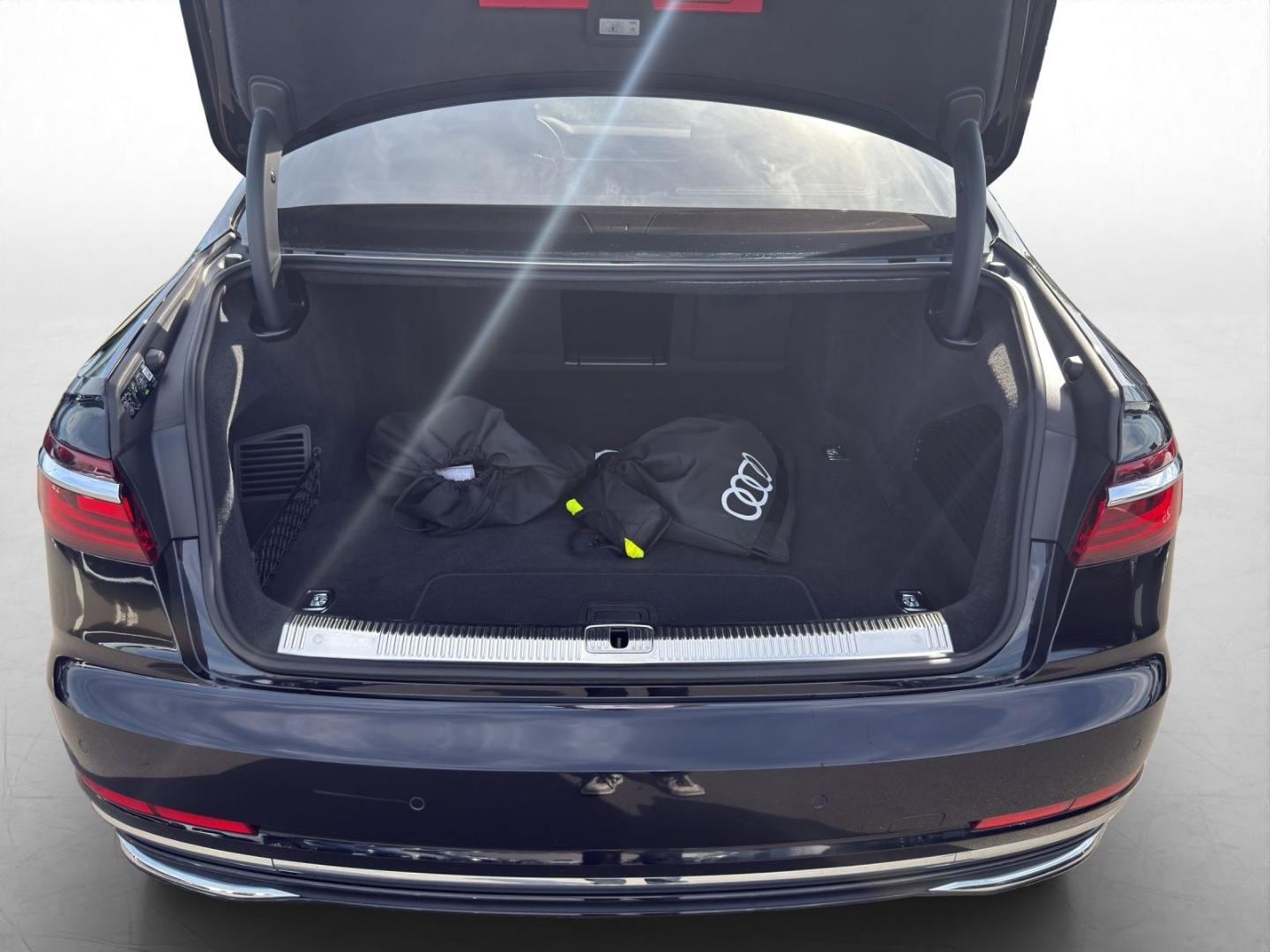 Bild über Audi A8 TFSI e 60 TFSI e quattro tiptronic - für weitere Informationen kontaktieren Sie den Audi Partner