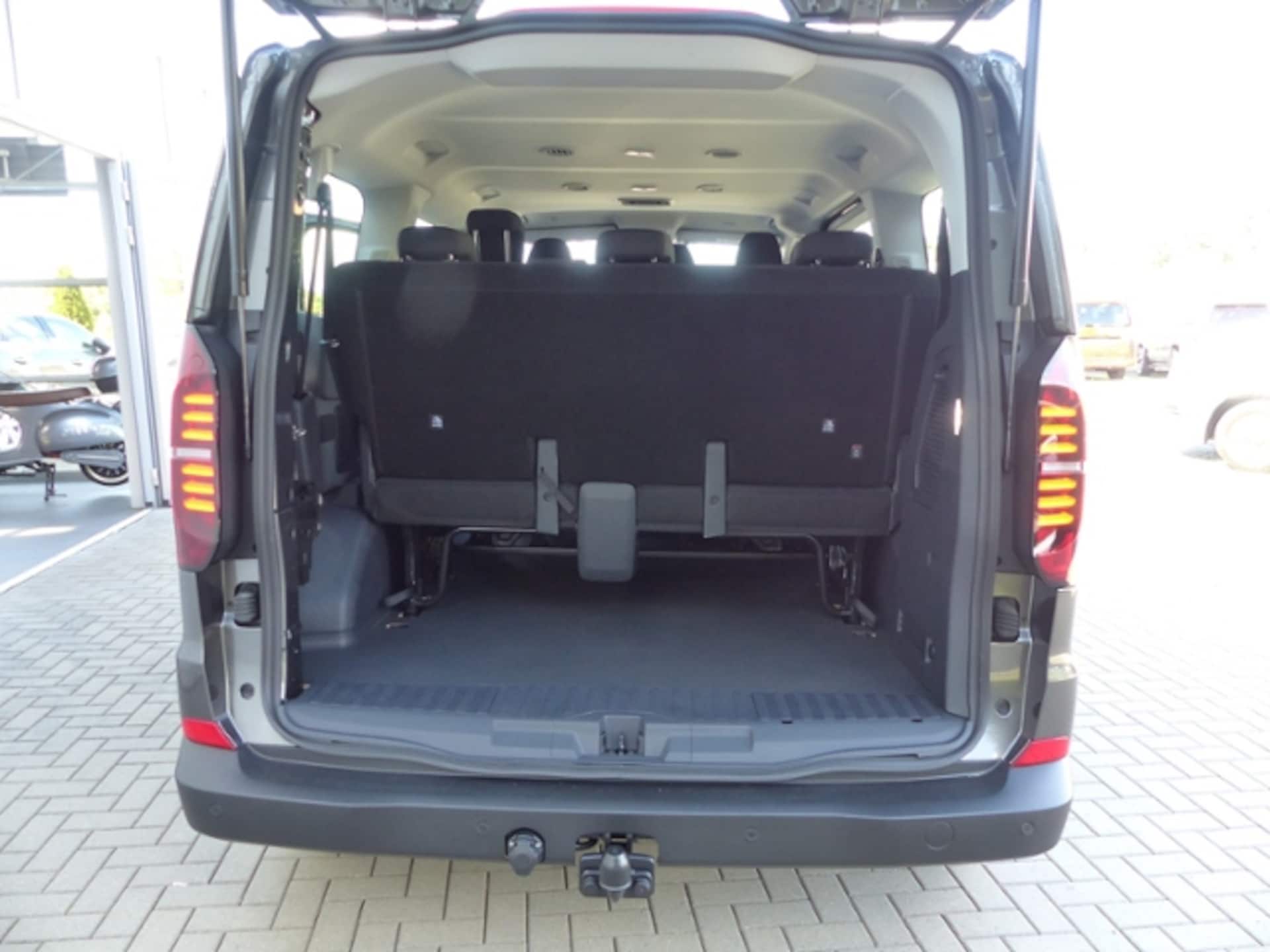 Volkswagen Transporter Kombi kurzer Radstand
