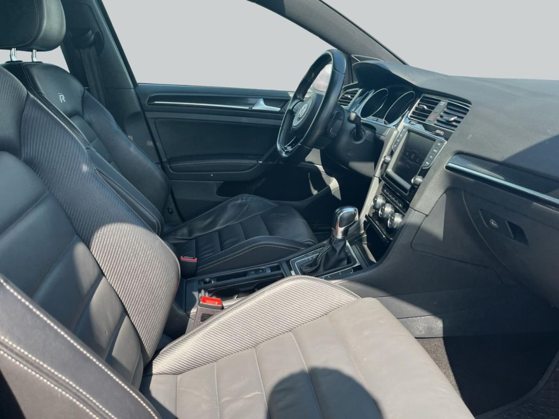 Volkswagen Golf Variant R